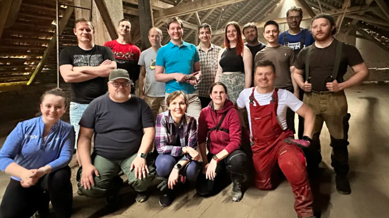 Pricefx volunteering day: community building at Château Patek