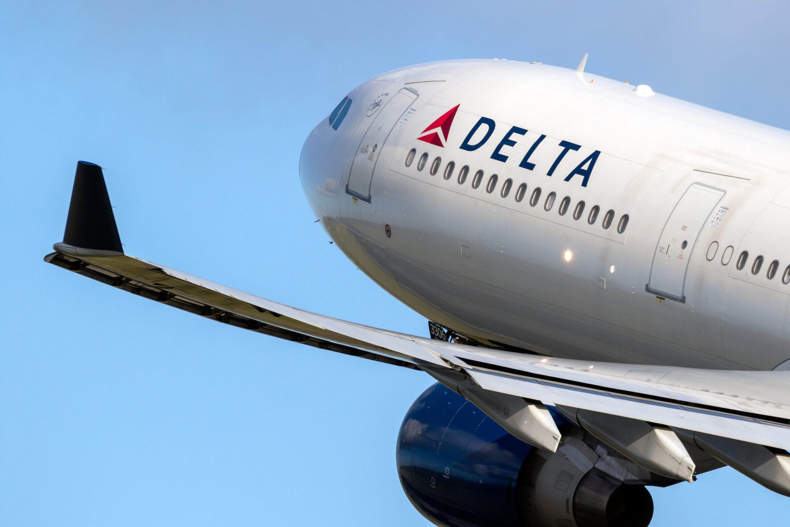 Delta-Airlines-Aircraft-and-Delta-Pricing-Strategy